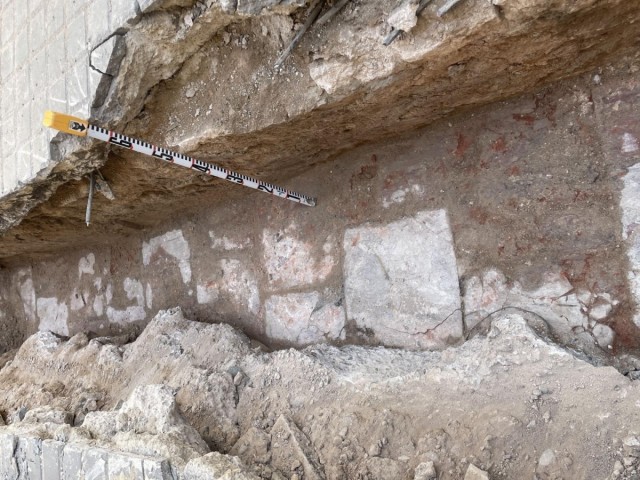 La remodelación de la Plaza de San Agustín de València saca a luz posibles restos de la antigua iglesia