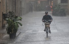 València cierra parques y jardines y suspende el concierto del 700 aniversario del Corpus por las lluvias
