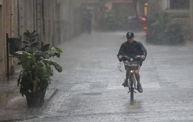 València acumula más de 40 l/m2 en zonas de la costa y más de 30 en la pedania de La Torre