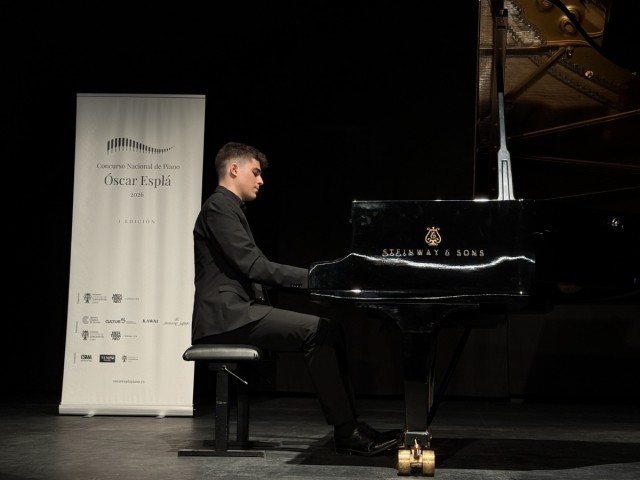 El pianista madrileño Adrián Sánchez Ballesteros gana el primer premio del I Concurso Nacional de Piano Óscar Esplá