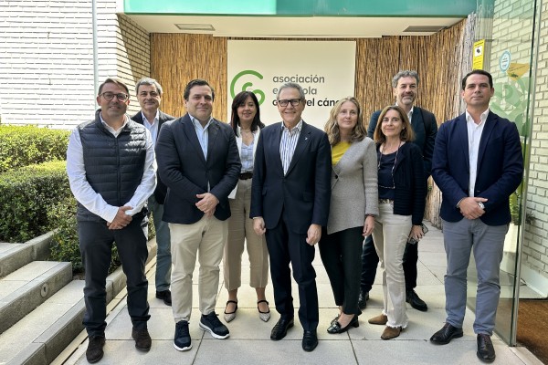 AECC y Vithas se unen para mejorar la experiencia del paciente oncológico e impulsar la investigación