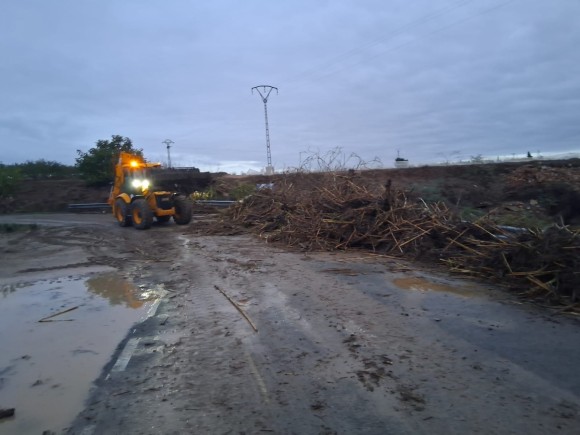 Las lluvias se acentúan en el litoral de la Región y dejan casas inundadas y calles anegadas