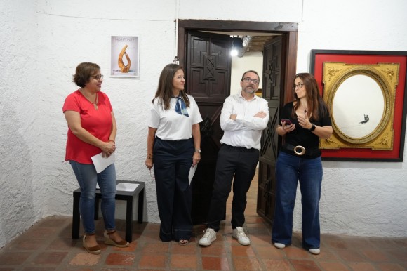 Vila-real y Vilafamés firman una alianza cultural con la doble inauguración de 'Magna' y 'Horizonte'