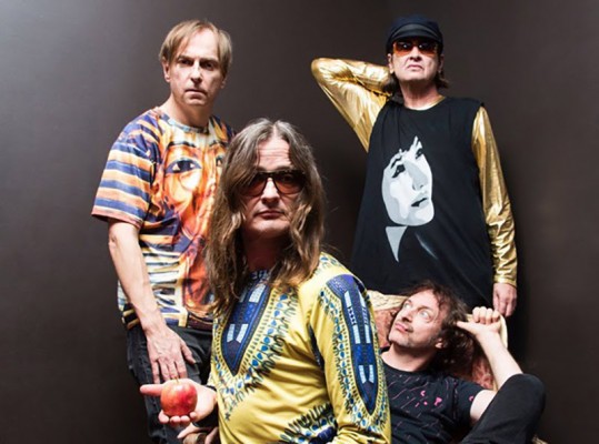Redd Kross, Cosmic Psychos, Man or Astro-man? y The Marked Men, en el Funtastic Dracula Carnival
