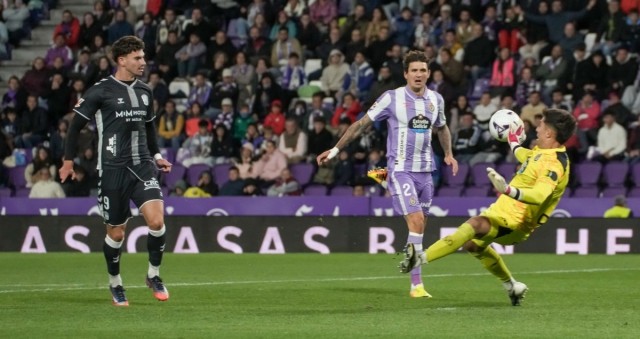 El CD Eldense corresponde el doblete de Messi con la tercera victoria consecutiva, esta a domicilio sobre el Real Valladolid 