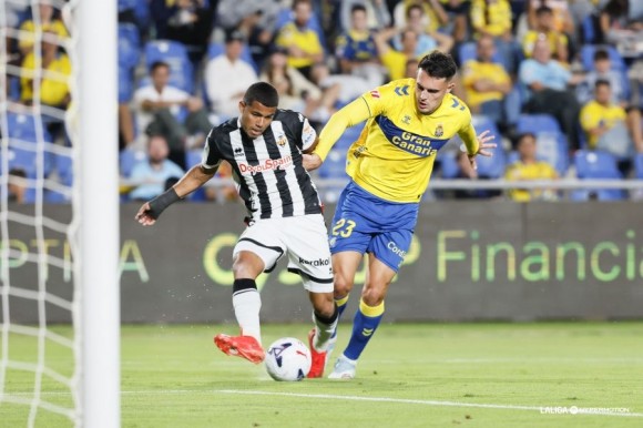 El Castellón pasa el rodillo en Gran Canaria y vuelve a los puestos de ascenso