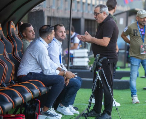 El director deportivo del Eldense admite que la salida de Estévez ha sido 