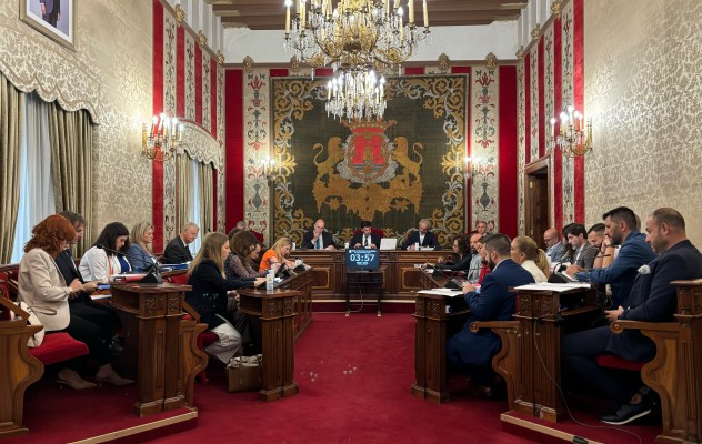 El PP plantea al pleno de Alicante instar al Gobierno para que iguale la EBAU en todo el país
