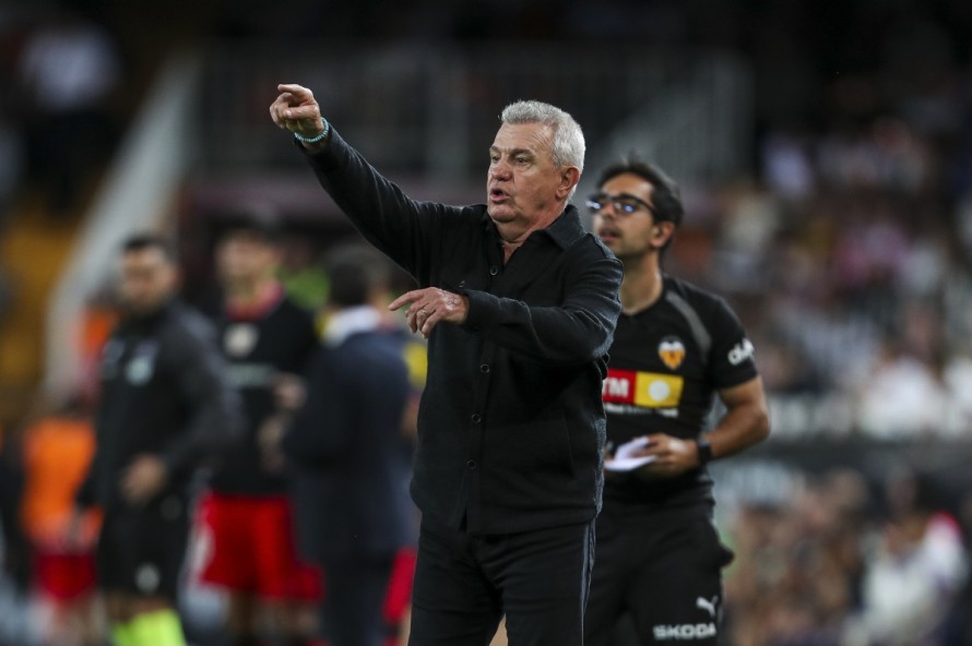La línea de cuatro devuelve la competitividad al Valencia de Aguirre