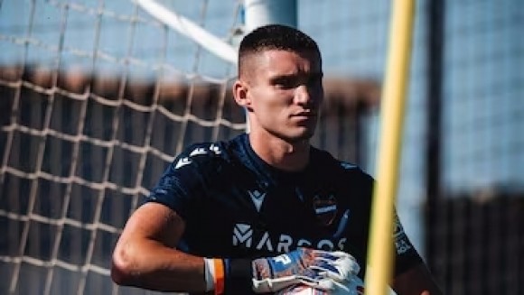 Álex Primo vuelve a entrenar tras superar una larga lesión de hombro: 