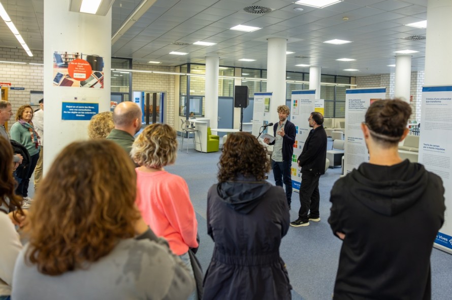 La UJI y la Red Vives inauguran una exposición sobre el catálogo en abierto de las editoriales universitarias