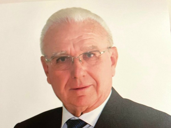 La Cámara otorga la Medalla de Oro y Brillantes a Eduardo López Pérez, fundador de Terrazos el Pilar