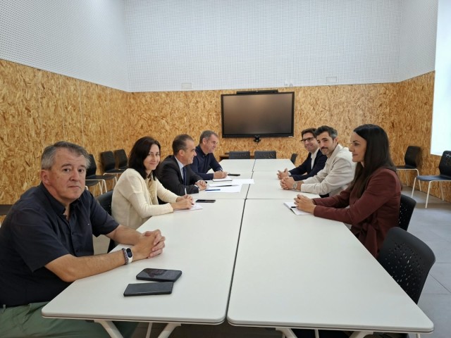 Alicante implica al Colegio de Arquitectos en el plan para agilizar licencias urbanísticas