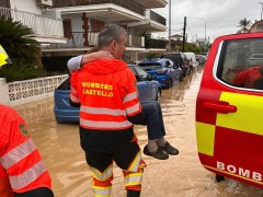 Castelló moviliza vehículos y efectivos de bomberos para los rescates por las inundaciones en Valencia