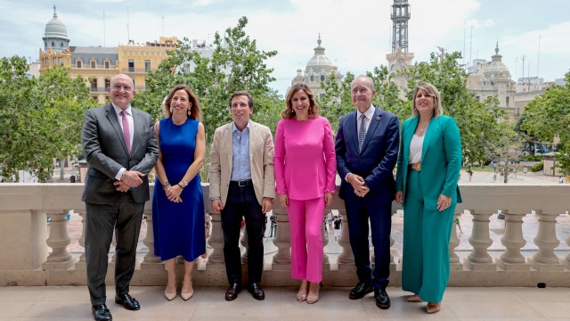València y otras cinco ciudades piden al Gobierno la reforma de la financiación local