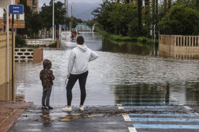 Las lluvias dejan cerca de 2.000 incidentes en la Comunitat y diez carreteras siguen afectadas este martes
