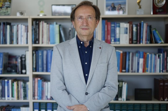 Carlos Simón, elegido miembro de la Academia Nacional de Medicina de Estados Unidos