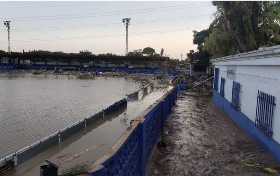 Campo de fútbol de El Palleter tras la Dana. - Campo de fútbol de El Palleter tras la Dana.