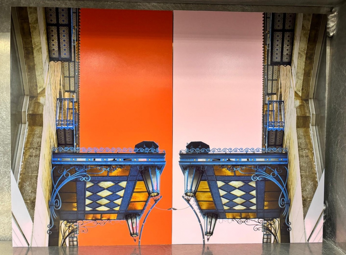 Una mirada hacia arriba y en color de los edificios de Murcia: 'Upwards' sale de la pantalla y se hace físico en una exposición