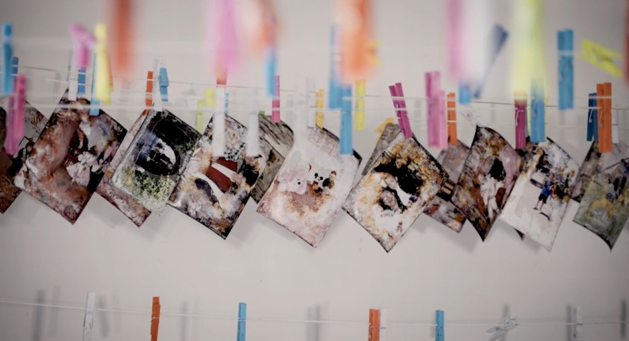 '340.000', el documental que narra el rescate de la memoria de miles de fotos dañadas por la dana