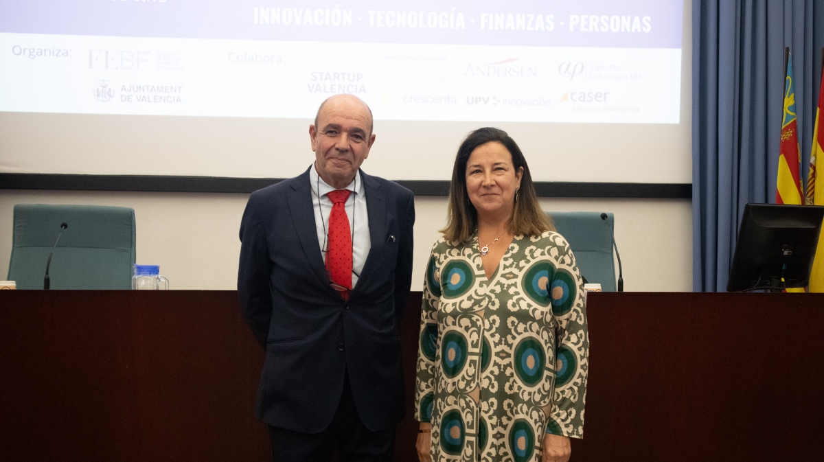Lamberto Samper (of Counsel Valuation & FDD); Isabel Giménez (directora general FEBF). - Foto: FEBF Lamberto Samper (of Counsel Valuation & FDD); Isabel Giménez (directora general FEBF).