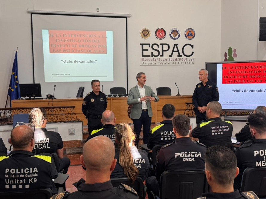 Castelló inicia el curso de actualización para guías caninos con 40 dúos: este jueves, la exhibición