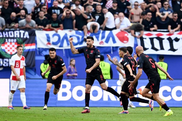 Albania le borra la sonrisa a Croacia en el último suspiro

