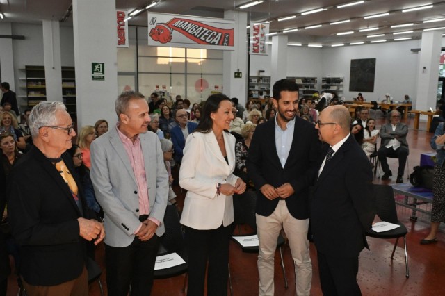 La BRMU celebra a lo grande su 30 aniversario y el premio LIBER: asisten el arquitecto Torres Nadal y el director de la BNE