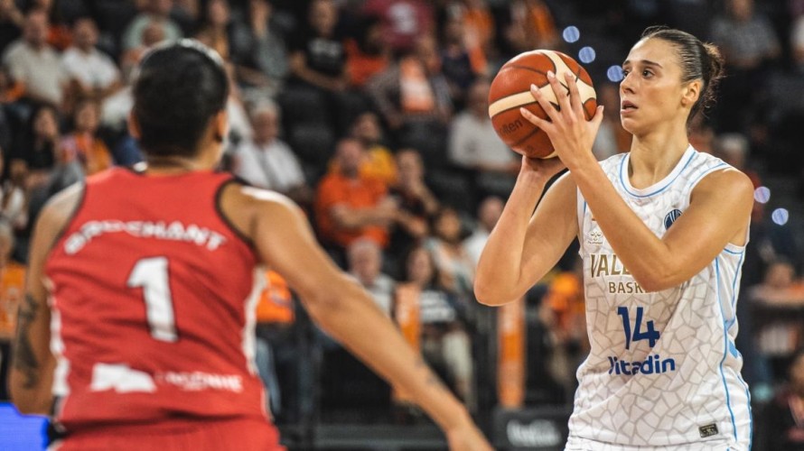 Carolo somete al Valencia Basket y amarga el regreso de Carrera al Roig Arena
