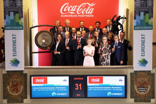 Los valencianos Gómez-Trenor y Comenge capitalizan 1.700 millones de euros en Coca-Cola