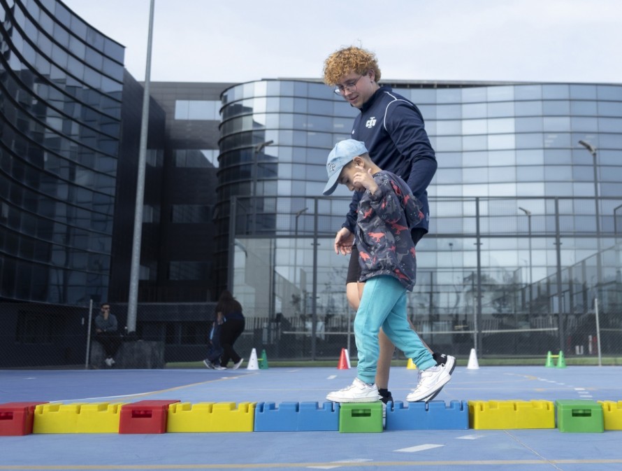 El CEU de Castellón acerca la actividad física a niños con trastorno del espectro autista