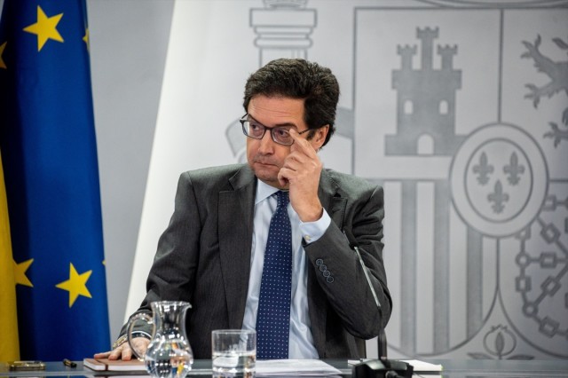 López no fija fecha para el real decreto de centros de datos y garantiza que la norma asegurará inversiones