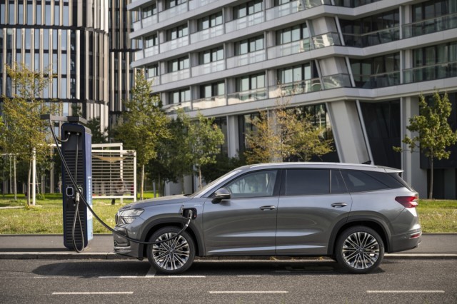 La gama Škoda Kodiaq se amplía con el nuevo acabado Laurin & Klement y un sistema de propulsión híbrido enchufable de 200 kW