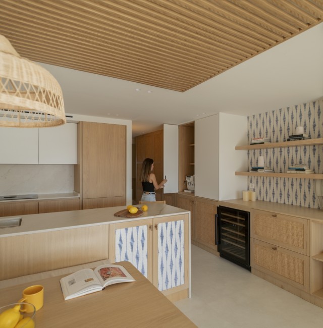 Así ha sido la metamorfosis de esta vivienda en La Manga: de casa de playa de los 70 a refugio mediterráneo con estilo