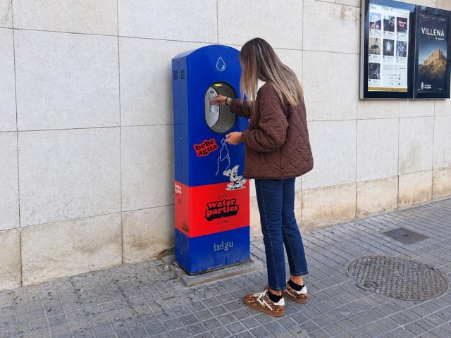 La fuente de agua fría de Villena supera los 12.600 usos en apenas dos meses