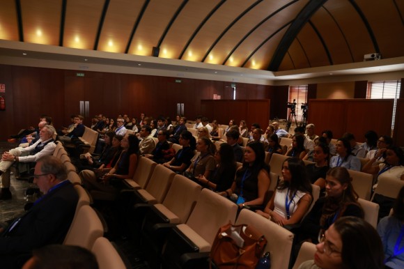 El III Congreso de Diseño de la Cámara de Comercio en el Colegio de Abogados de Elche, en imágenes