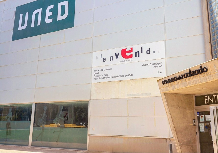 La UNED de Elda supera los 500 alumnos con el estreno de los grados de Psicología e Inteligencia Artificial