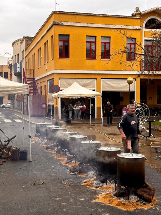 Ni l’arrós al forn, ni la paella