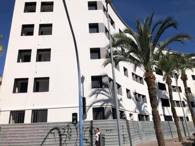 Vivienda inyecta 700.000€ más en el barrio Miguel Hernández de Alicante y da los pisos ya rehabilitados