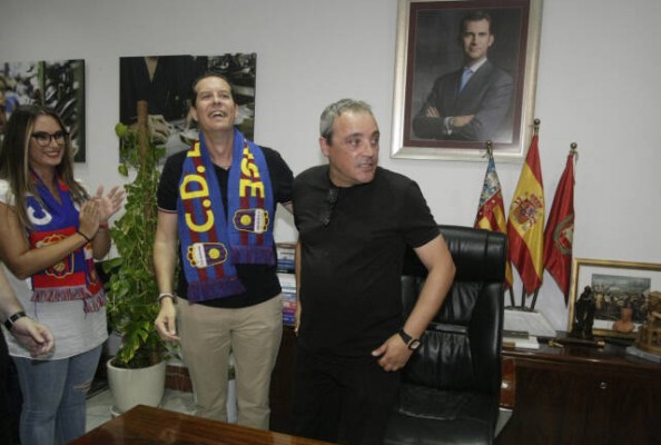 Pascual Pérez reitera su compromiso con el Eldense