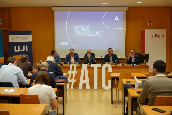 De fabricar baldosas a crear sistemas constructivos: el reto de la cerámica ante la industrialización