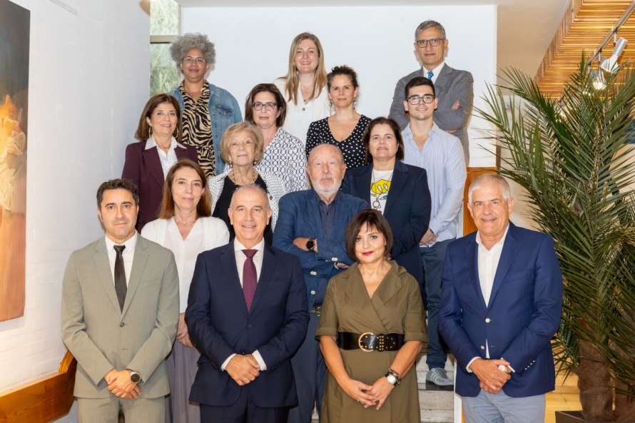 El Colegio de Médicos de Alicante defiende la profesión para cuidar la sanidad de todos
