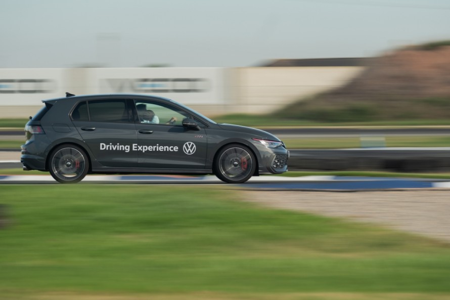 Volkswagen Driving Experience: formación, seguridad y deportividad en el Circuito de Aspar