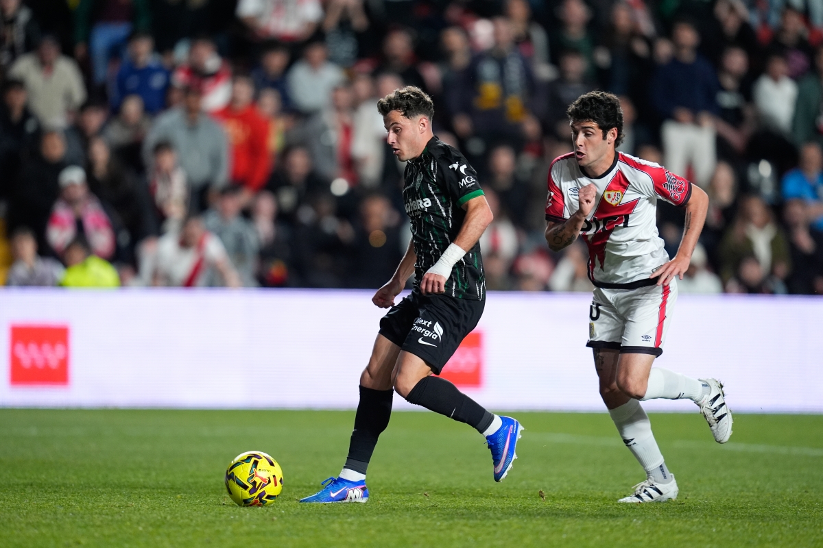 Germán Valera y Sergio Camello en el último Rayo Vallecano-Elche CF - Foto: EP Germán Valera y Sergio Camello en el último Rayo Vallecano-Elche CF
