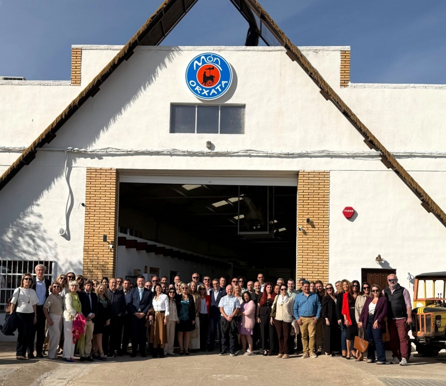 Los Apis valencianos lanzan su grado universitario para profesionalizar el sector 