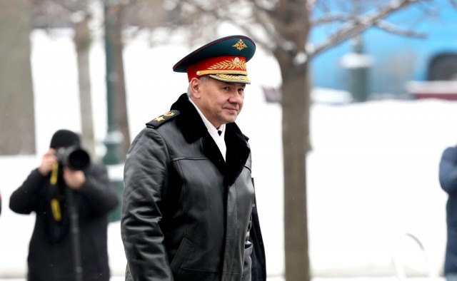 El TPI emite órdenes de arresto contra Shoigu y el jefe del Ejército de Rusia por su papel en la guerra