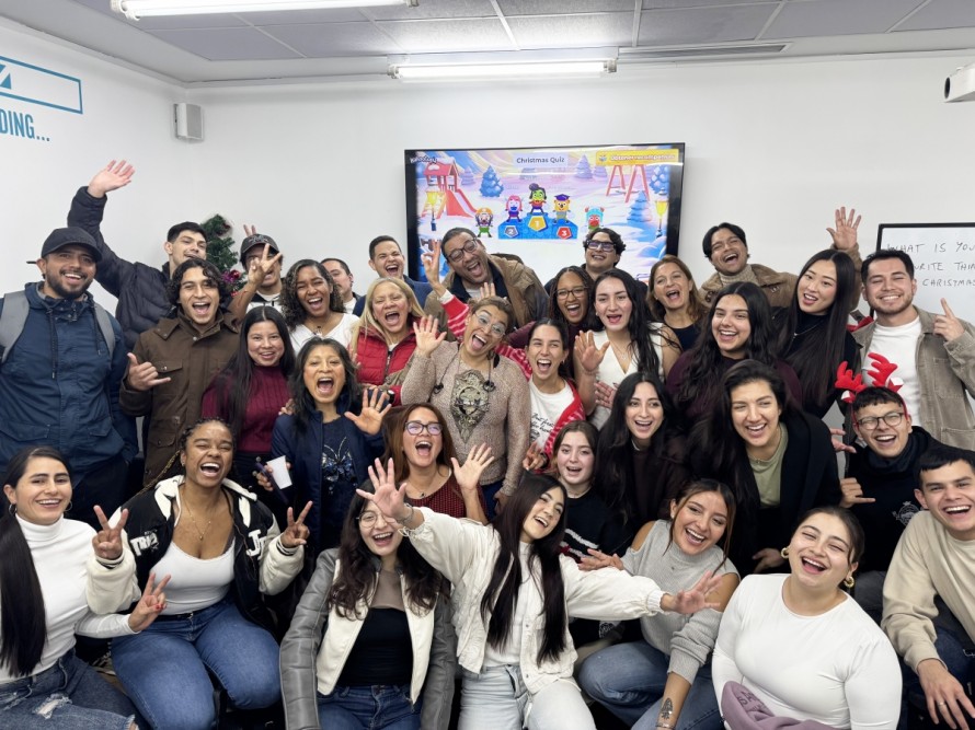 Mejor academia de inglés en Elche: por qué What's Up! lidera el ranking y qué cosas no cuentan en la nota