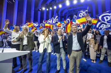 Las imágenes del mitin del PP en València por la precampaña del 29N