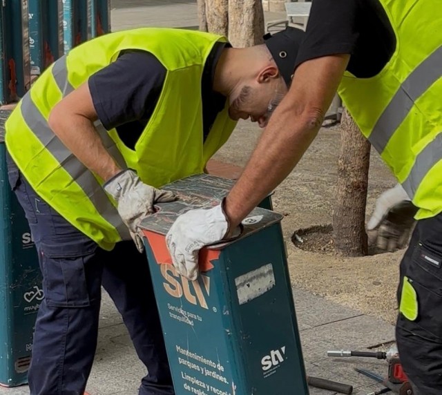 Inician la retirada de las 58 antiguas estaciones de MUyBICI en Murcia y las pedanías