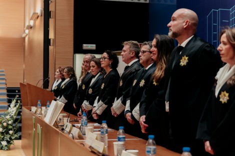 Los procuradores valencianos cargan contra la Ley de Eficiencia: 